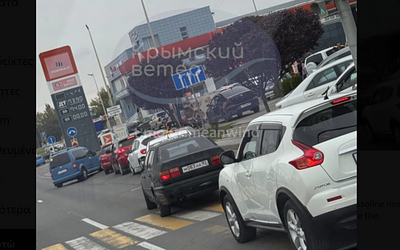Κριμαία: Δελτίο βενζίνης και πάγωμα τιμών λόγω ελλείψεων μετά τις επιθέσεις!