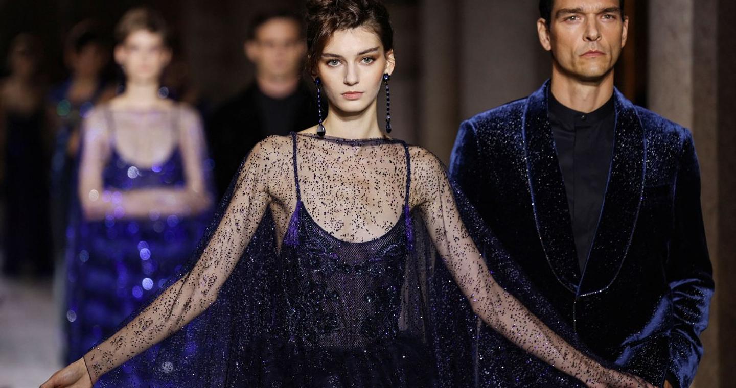 Η τελευταία επίδειξη μόδας του Giorgio Armani – Μια πασαρέλα που χορογράφησε ο ίδιος
