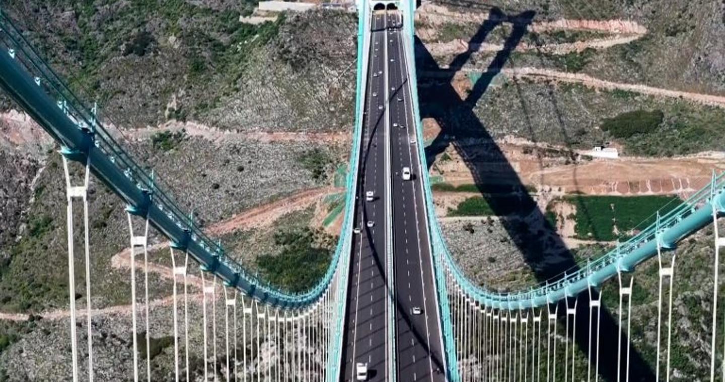 Κίνα: Εγκαινιάζει επίσημα την ψηλότερη γέφυρα στον κόσμο