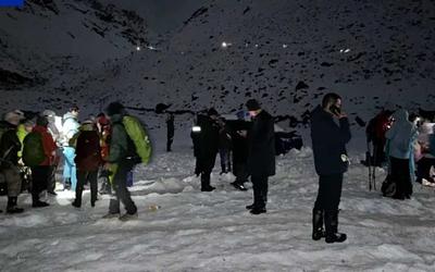 Έκτακτο στα Ιμαλάια: Εκατοντάδες ορειβάτες εγκλωβίστηκαν κοντά στο Έβερεστ!
