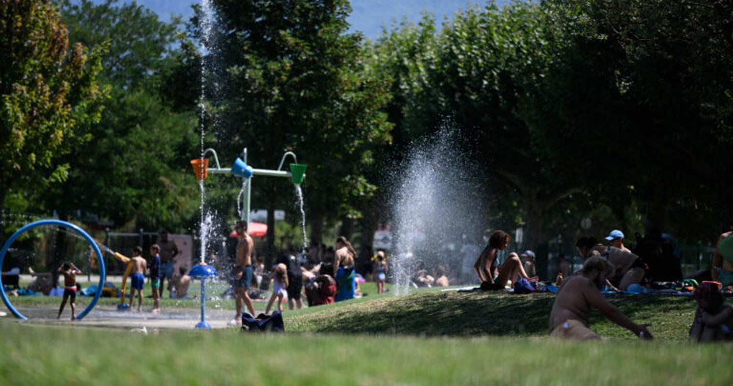 Γαλλία: Καύσωνας έως 42°C – 12 περιοχές σε κόκκινο συναγερμό