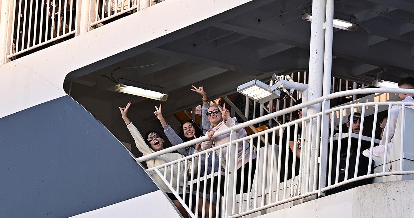 Έφοδος της ΑΑΔΕ σε πλοία – Παρίσταναν τους τουρίστες και έκαναν ελέγχους