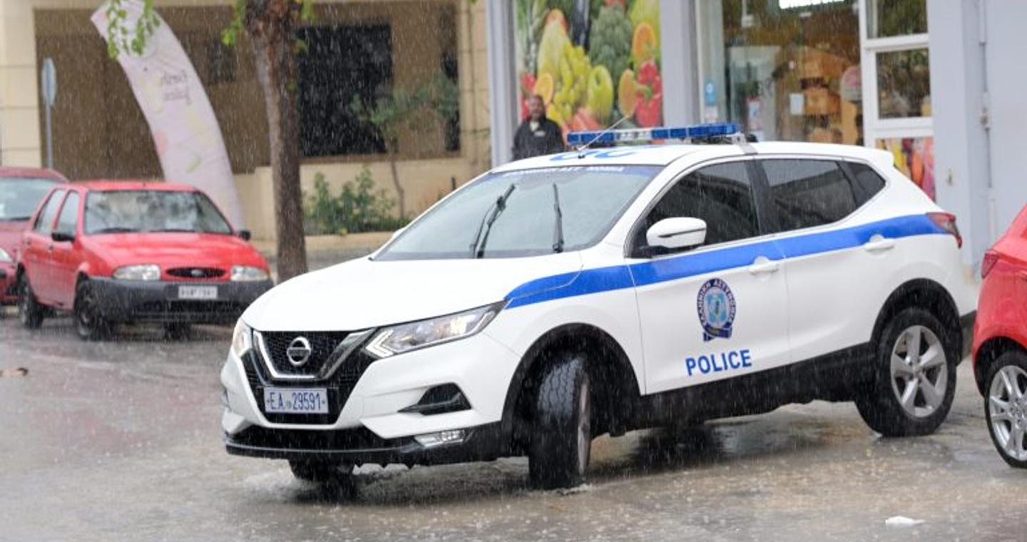 Μεθυσμένος οδηγός χωρίς άδεια έπεσε σε 13 αυτοκίνητα στη Φυλής
