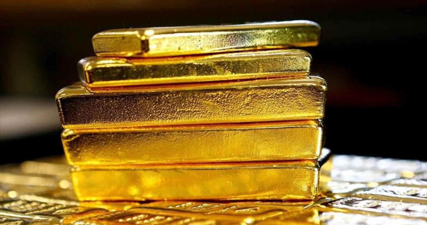 Σε ύψη ρεκόρ ο χρυσός – Στα επίπεδα του κατώτερου μισθού η τιμή της λίρας