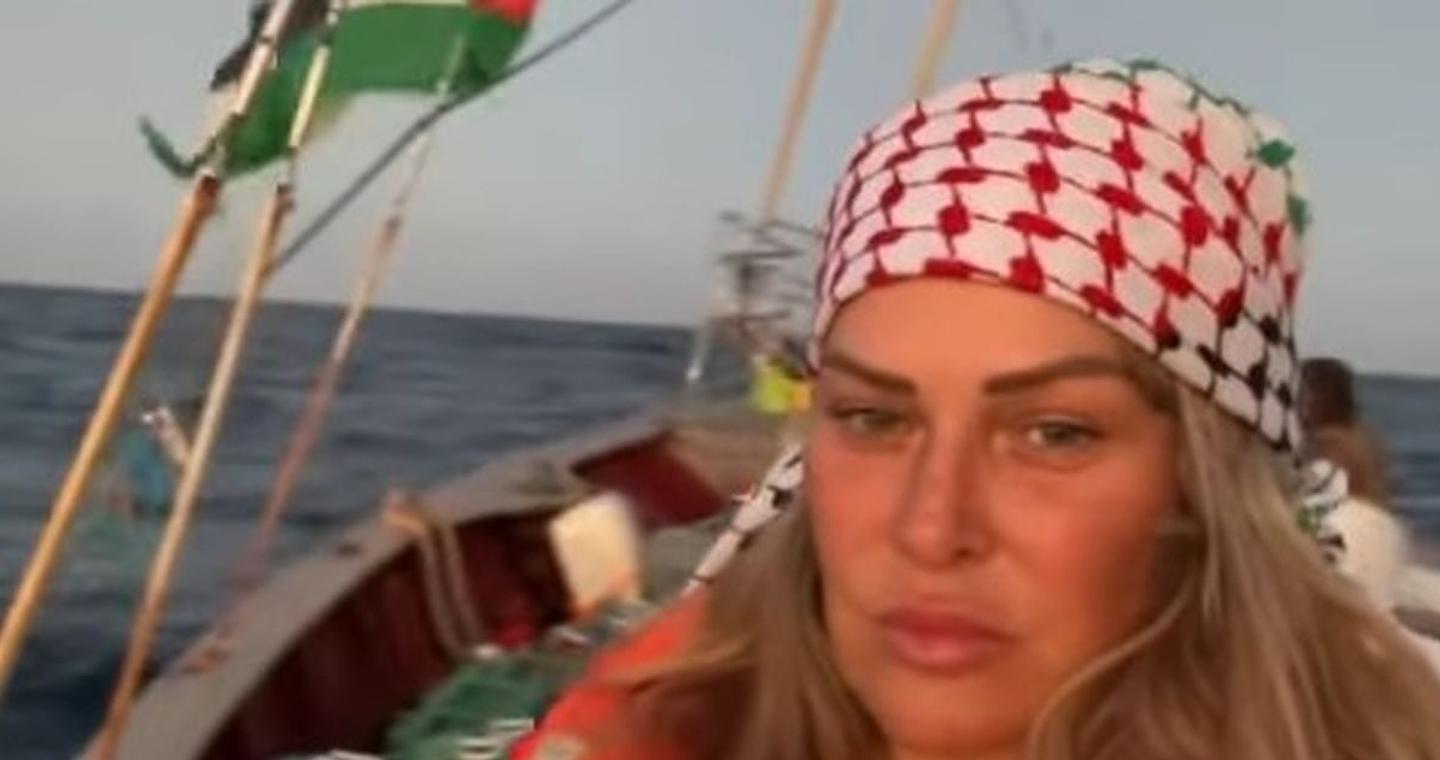 Global Sumud Flotilla - Άνα Αλκάλντε: Η «Μπάρμπι της Γάζας», η εκρηκτική ξανθιά μητέρα έξι παιδιών και ακτιβίστρια στον στολίσκο