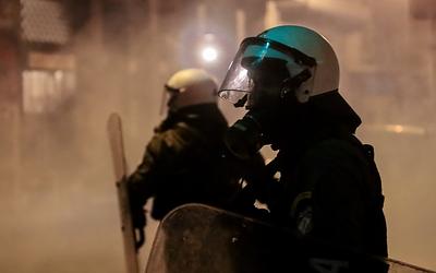 Εξάρχεια: Ένταση, μολότοφ και προσαγωγές τα ξημερώματα του Σαββάτου