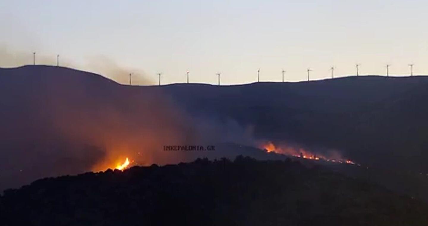 Φωτιές σε Κεφαλονιά, Ζάκυνθο, Φωκίδα και Βόνιτσα: Απανωτά μηνύματα 112 - Αυξημένος κίνδυνος πυρκαγιάς και σήμερα