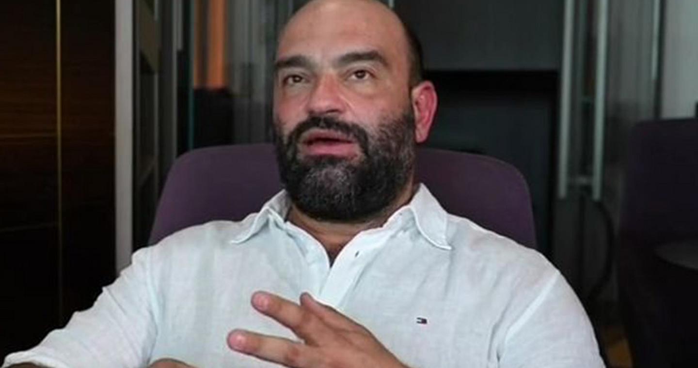 Σύζυγος Τουτουντζή για τον γάμο και τα παιδιά τους: Το παιδί θέλει αγάπη – Αν του εξηγήσεις ότι δύο μπαμπάδες σ’ αγαπάνε, είναι εντάξει