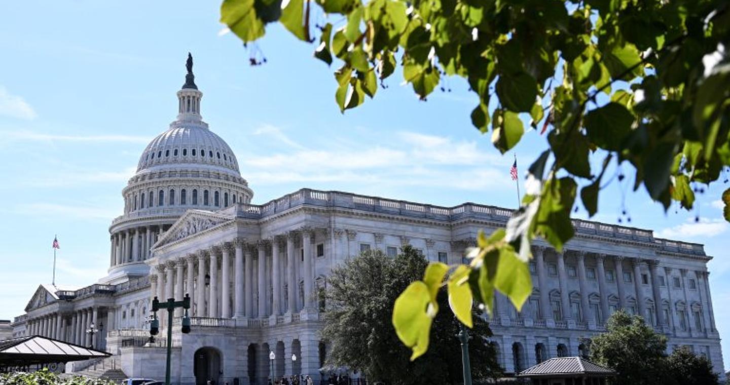 «Shutdown» στις ΗΠΑ: Γιατί η αναστολή λειτουργίας δημόσιων υπηρεσιών δεν τρόμαξε τις αγορές – Τι έχει συμβεί στο παρελθόν