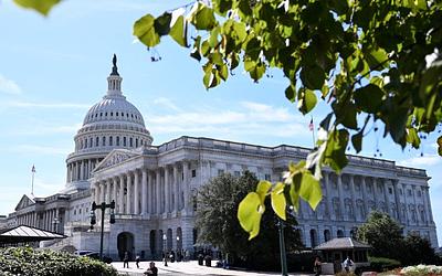 Shutdown στις ΗΠΑ: Αντίκτυπος στις αγορές και διαπραγματεύσεις στο Κογκρέσο