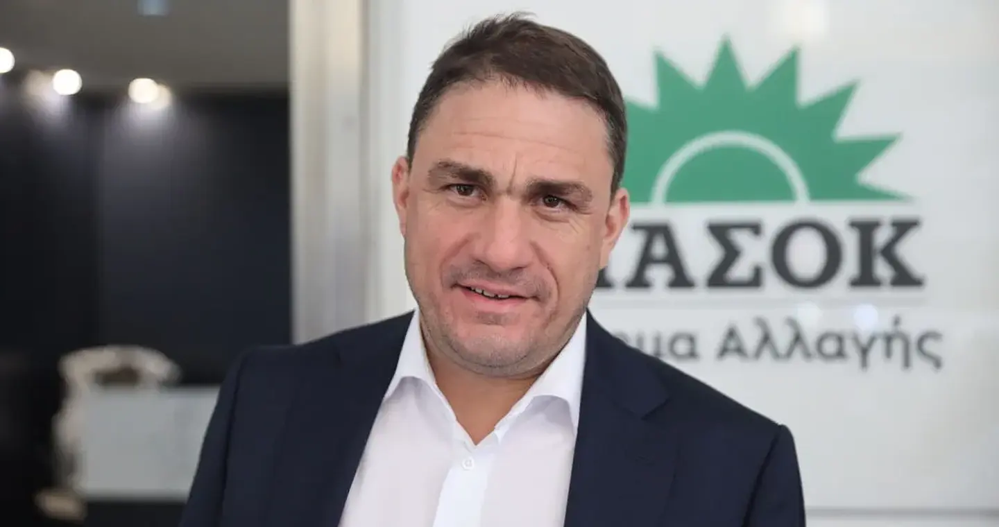 ΠΑΣΟΚ – Τσουκαλάς: Η κυβέρνηση εξαφάνισε το καλοκαίρι