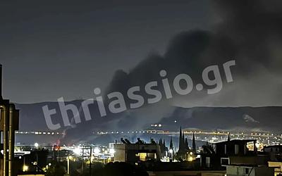 Φωτιά στον Ασπρόπυργο: Εκρήξεις και κινητοποίηση της Πυροσβεστικής!