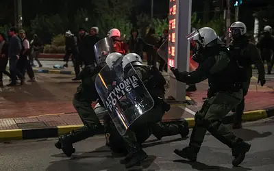 Ένταση στην Αθήνα: Καταγγελίες για αστυνομική βία σε πορεία για τη Γάζα