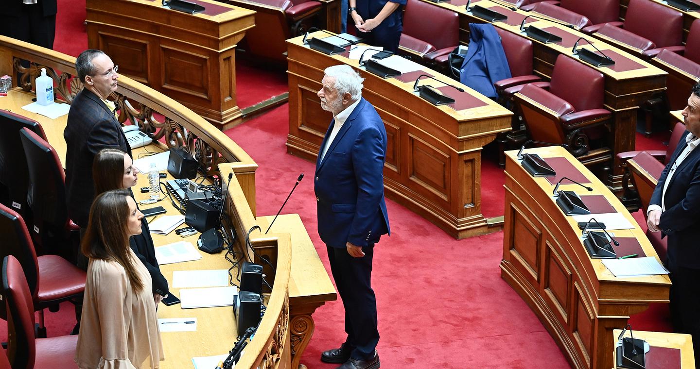 Βουλή: Ορκίστηκε βουλευτής ο Θοδωρής Δρίτσας