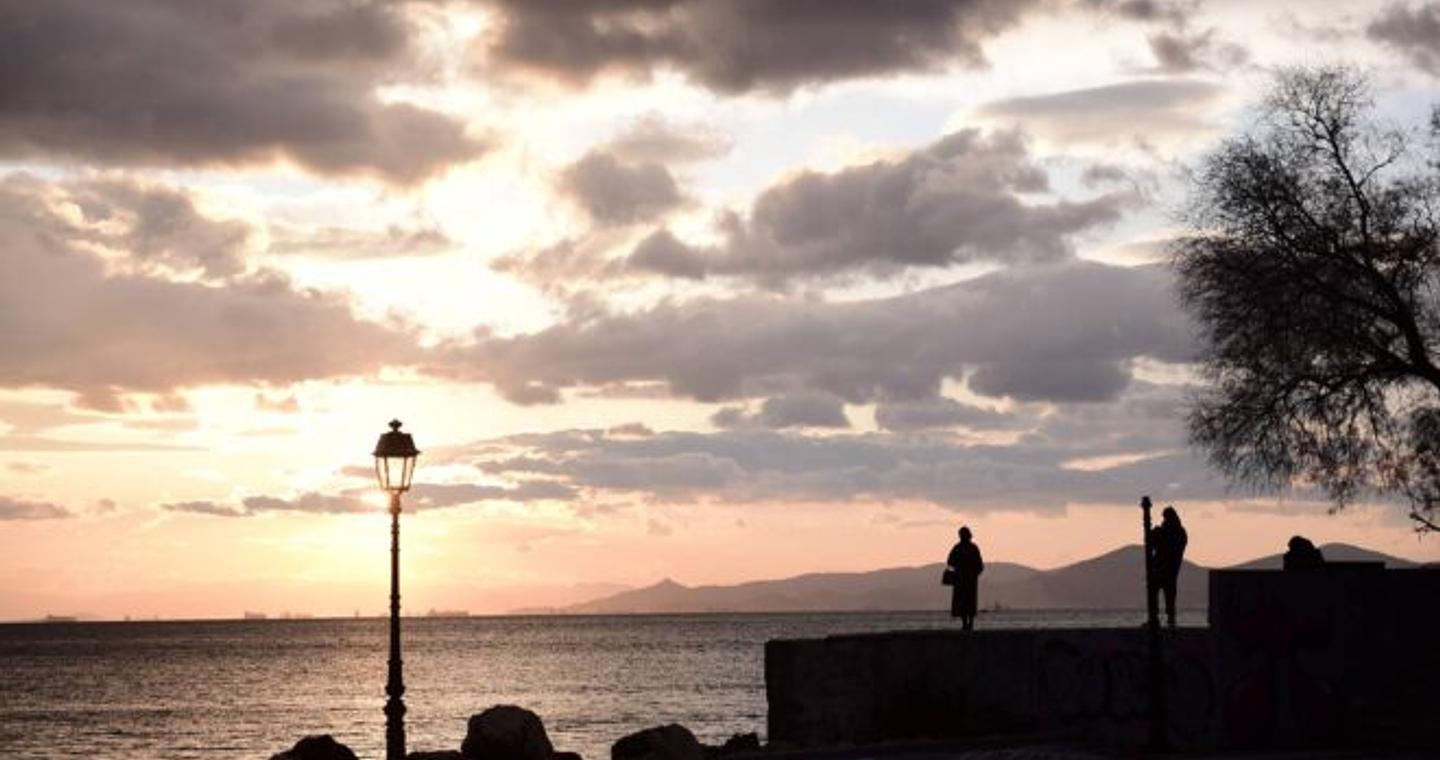Καιρός: Μικρή άνοδος της θερμοκρασίας – Πού θα βρέξει
