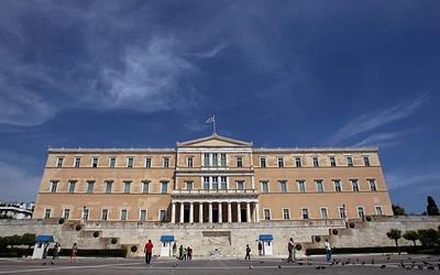 Πυρκαγιές, ακρίβεια: Η αντιπολίτευση πιέζει ασφυκτικά την κυβέρνηση!