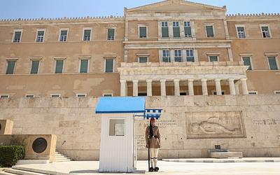 Τα Μνημεία του Αγνώστου Στρατιώτη: Ένας παγκόσμιος φόρος τιμής με ελληνική ιδιαιτερότητα