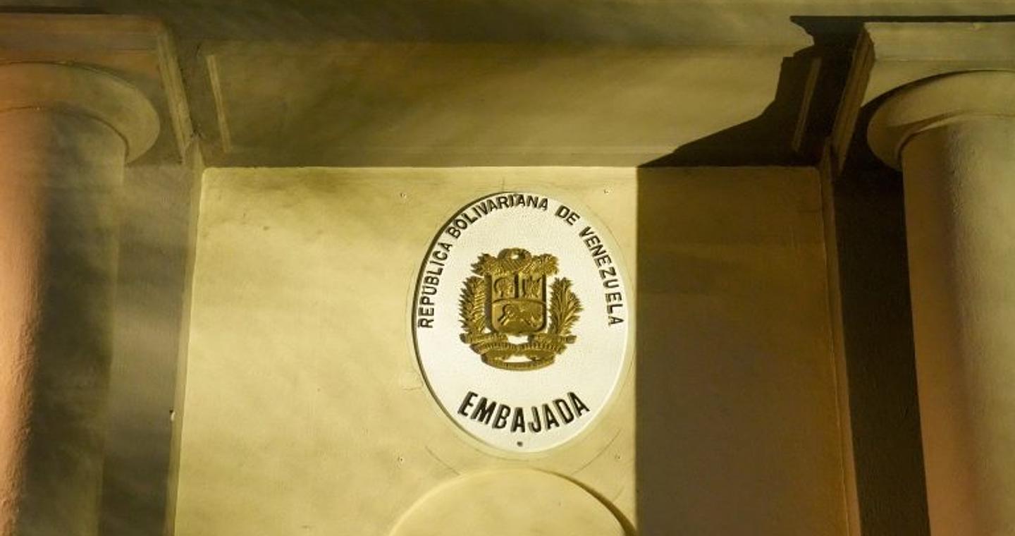 Έκλεισε την πρεσβεία της στη Νορβηγία η Βενεζουέλα, μετά την απονομή του Νόμπελ Ειρήνης στην Μαρία Κορίνα Ματσάδο
