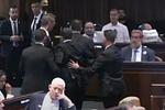 Ένταση στην Κνεσέτ: Απομάκρυναν βουλευτές κατά την ομιλία του Τραμπ!