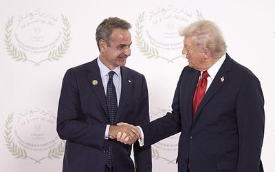 Θερμή χειραψία Μητσοτάκη-Τραμπ: Οι λεπτομέρειες στο Σαρμ Ελ Σέιχ!