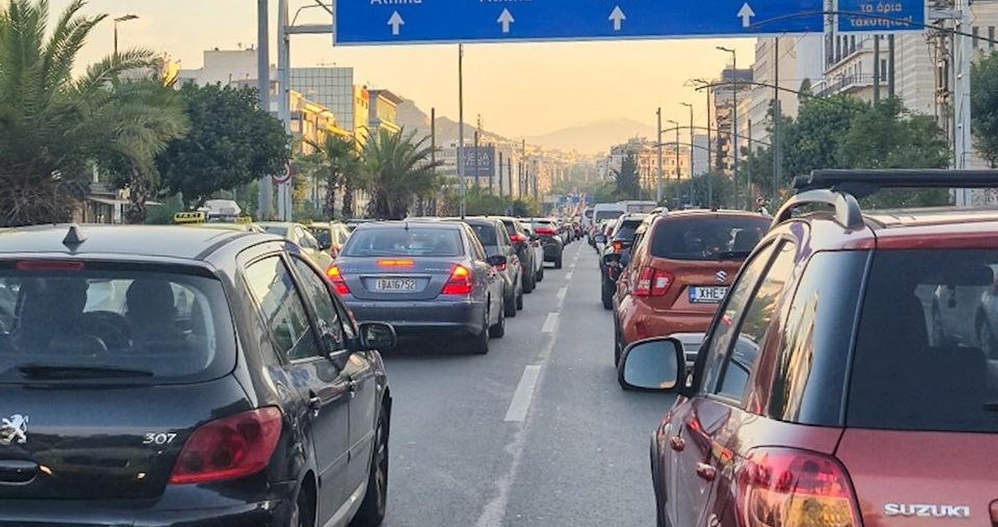 Αυξημένη η κίνηση στους δρόμους λόγω της απεργίας – Ουρές χιλιομέτρων σε Κηφισό και βασικές λεωφόρους