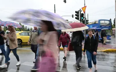 Ο καιρός την Κυριακή: Πού θα βρέξει και πού θα έχει ήλιο;