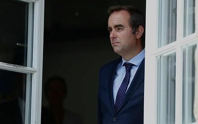 Γαλλία: Δεύτερη θητεία Λεκορνί με φόντο πολιτική αβεβαιότητα και τελεσίγραφα