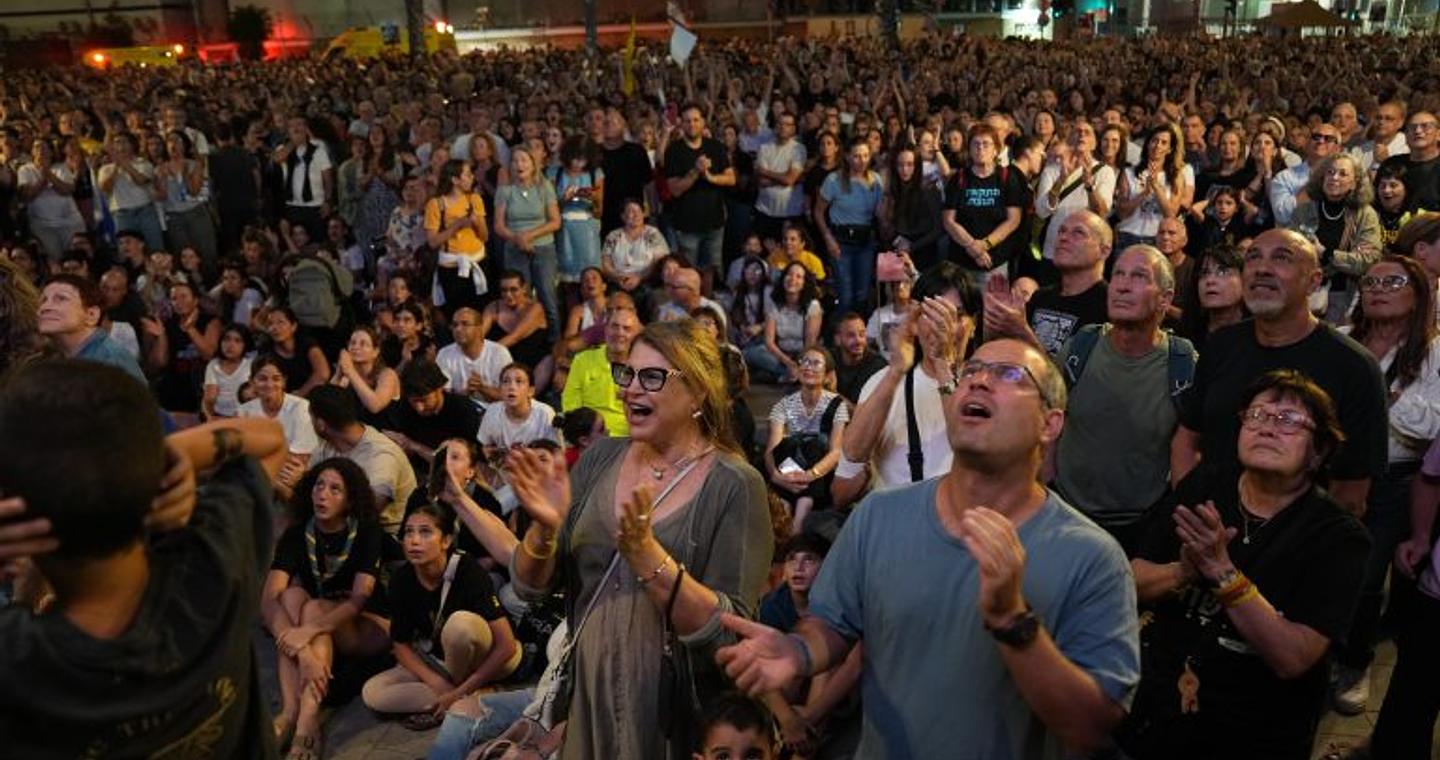 Θρίλερ με την ώρα απελευθέρωσης των ομήρων από τη Χαμάς – Θα συμβεί ξημερώματα Δευτέρας, λέει η κυβέρνηση του Ισραήλ