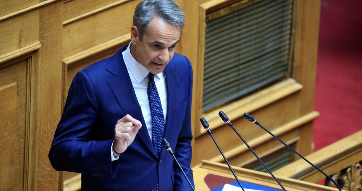 Μητσοτάκης: Οι εθνικοί χειρισμοί δεν ασκούνται σε καφενεία και πάνελ - Η πατρίδα στέκεται όρθια και περήφανη