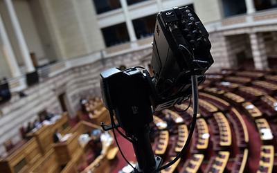 Εργασιακό νομοσχέδιο: Πέρασε με τις ψήφους της ΝΔ και αντιδράσεις