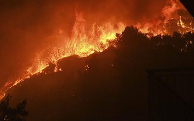 Ανεξέλεγκτες πυρκαγιές στη Νότια Ευρώπη: Θύματα και εκκενώσεις