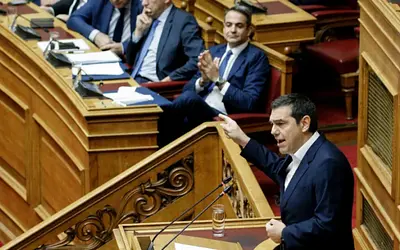 Μητσοτάκης vs Τσίπρα: Σφοδρή αντιπαράθεση στη Βουλή για το παρελθόν και το μέλλον
