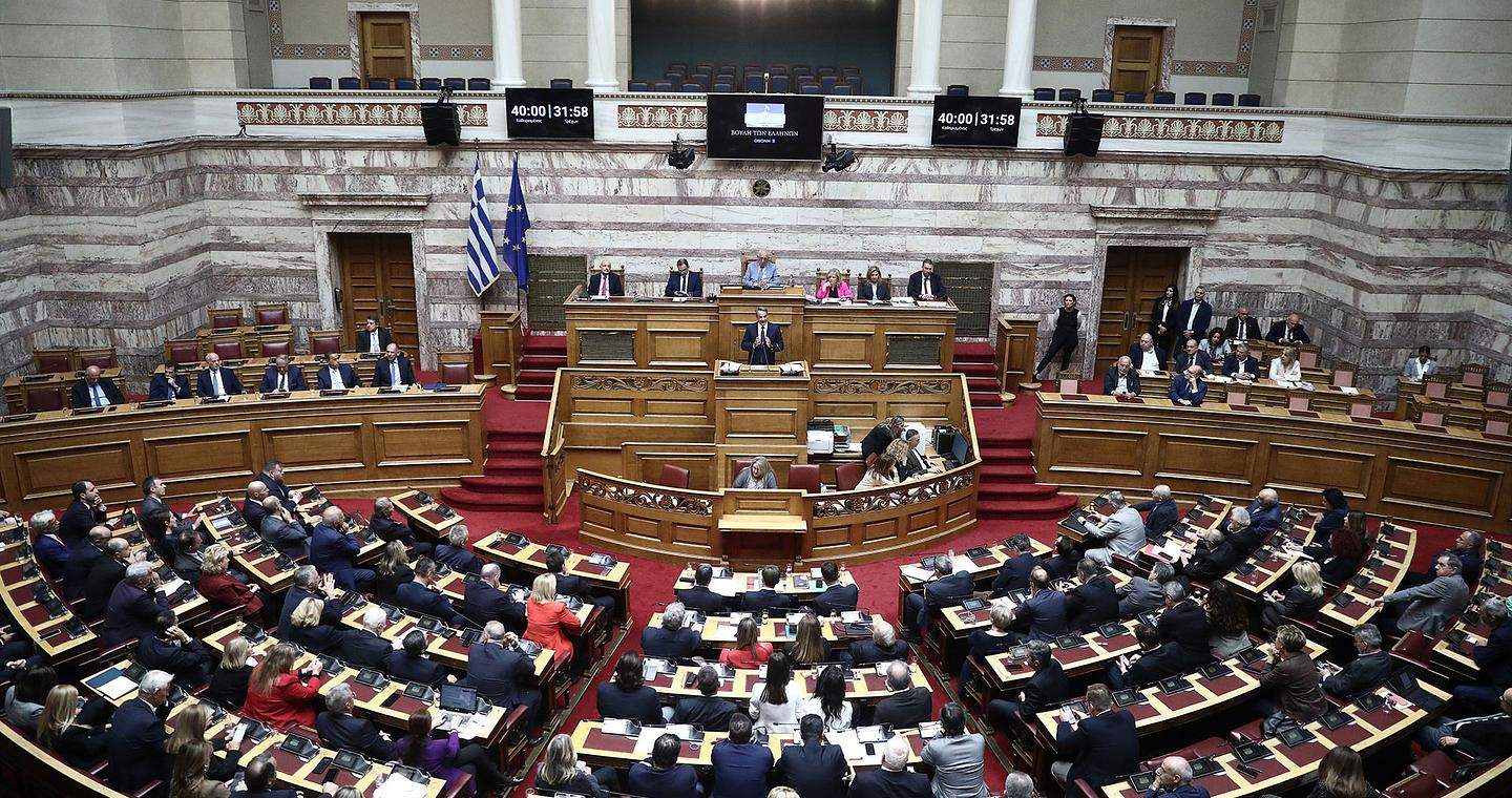 Ολοι εναντίον όλων στη Βουλή με φόντο την εξωτερική πολιτική