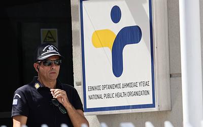 Κορωνοϊός: Ποιοι πρέπει να εμβολιαστούν τώρα και πώς κλείνετε ραντεβού
