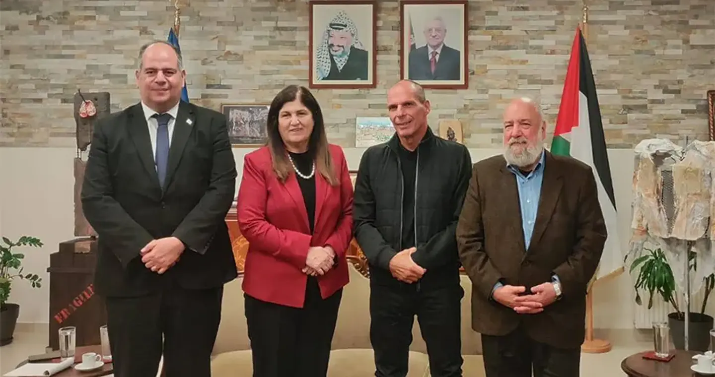 Συνάντηση Βαρουφάκη με την υπουργό Εξωτερικών της Παλαιστίνης