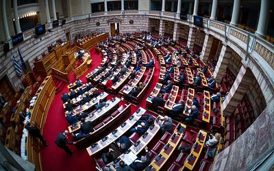 Άρθρο 7: «Δίκαιη Εργασία» ή 13ωρη Εργασία; Σφοδρή Αντίδραση στη Βουλή!