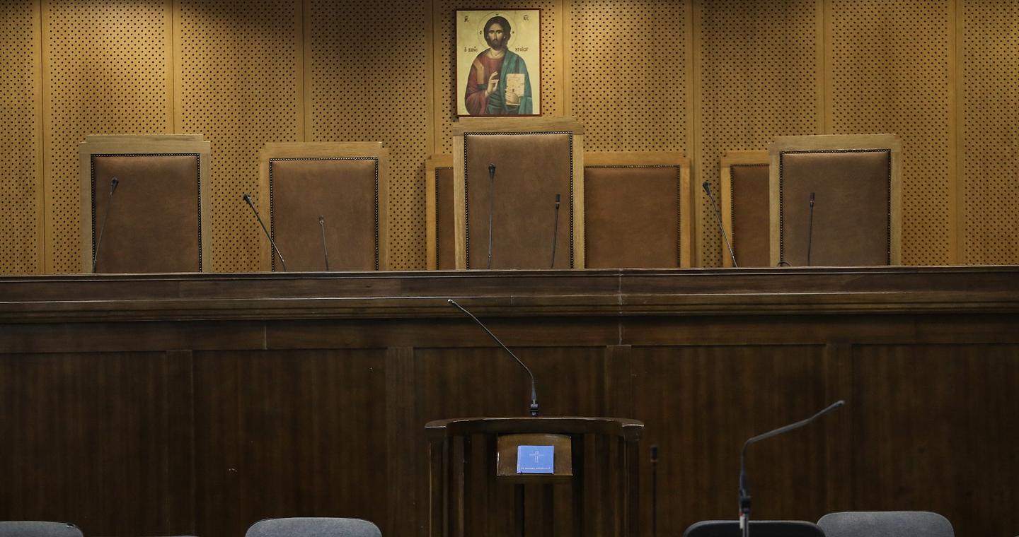 Επίθεση με τσεκούρι στη ΔΟΥ Κοζάνης: Ισόβια και 26 χρόνια στον 45χρονο δράστη