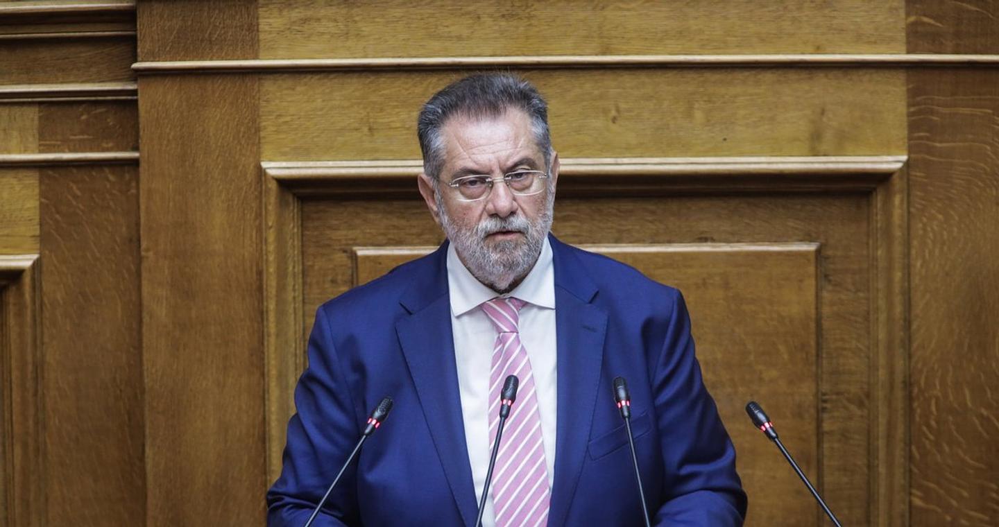 Για τριτοκοσμικούς ψημένους στον ήλιο, που αντέχουν περισσότερο στη δουλειά, μίλησε ο βουλευτής του ΣΥΡΙΖΑ Παναγιωτόπουλος [βίντεο]