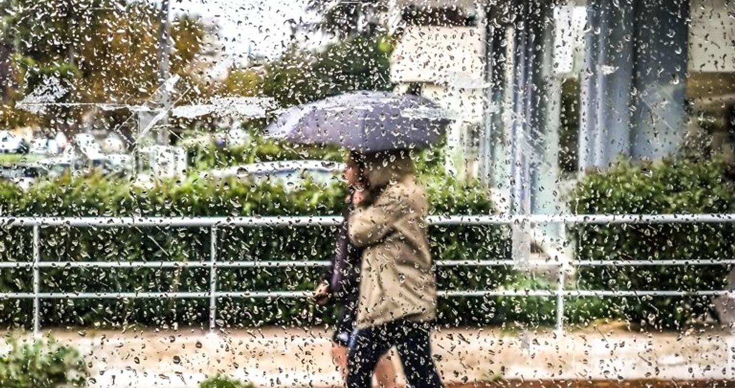 Καιρός: Καταιγίδες και πτώση της θερμοκρασίας – Προβλήματα στην Αττική και τη Δυτική Ελλάδα