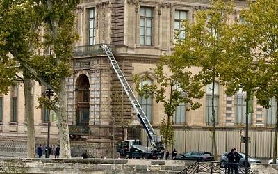 Λούβρο: Εντυπωσιακή ληστεία κοσμημάτων – Η λίστα και οι λεπτομέρειες!