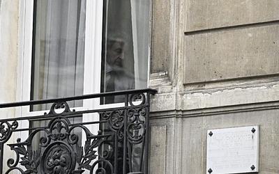 Στη φυλακή ο Σαρκοζί: Τι τον περιμένει και οι αντιδράσεις