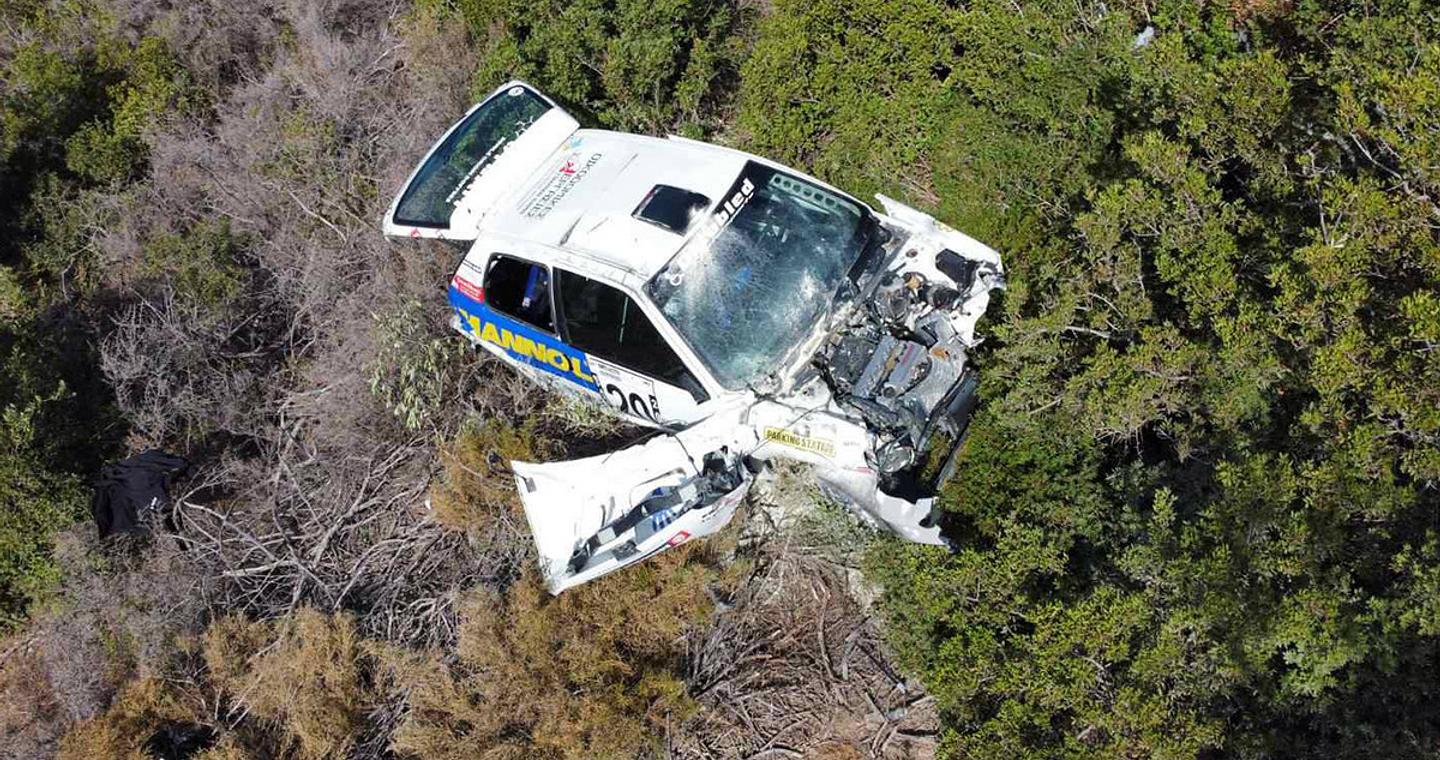 Σοβαρό ατύχημα στη 10η Ανάβαση Βραχασίου στην Κρήτη – Αυτοκίνητο έπεσε στον γκρεμό