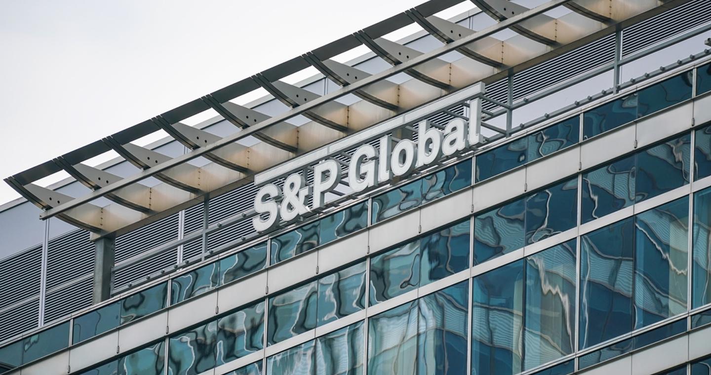 S&P: Aφησε αμετάβλητη στο ΒΒΒ την αξιολόγηση της Ελλάδας με θετικό outlook