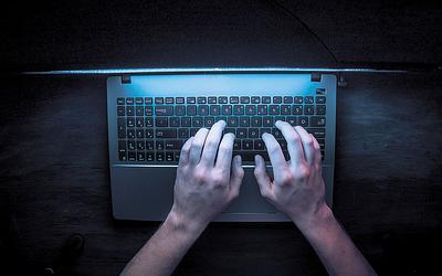 ChatGPT: Έρχονται ερωτικές συνομιλίες! Οι αντιδράσεις και οι κίνδυνοι