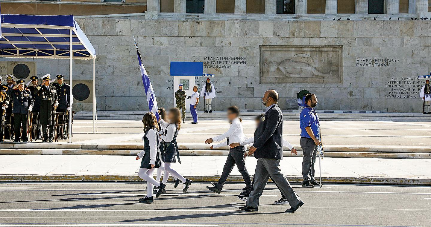 Εμπλοκή διαρκείας με τον Αγνωστο Στρατιώτη – Τα γκάλοπ πίσω από την απόφαση της κυβέρνησης
