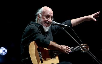 «Έφυγε» ο Διονύσης Σαββόπουλος: Η συγκλονιστική πορεία του Νιόνιου