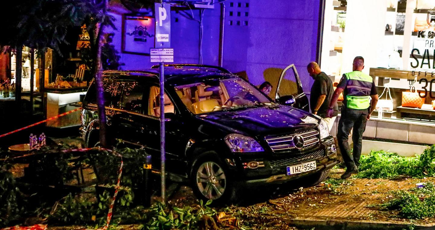 Αγωγή – μαμούθ από τον φωτογράφο Χάρη Φαρσαράκη για το ατύχημα με το τζιπ στο Κολωνάκι: Ζητά αποζημίωση ενός εκατομμυρίου ευρώ