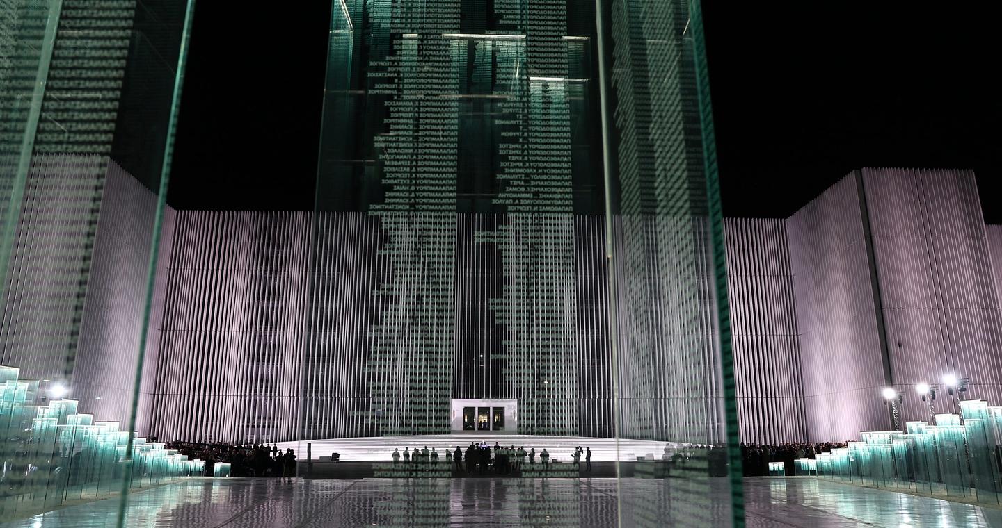 Πεντάγωνο: Η νέα βιοκλιματική πρόσοψη και η Κιβωτός Εθνικής Μνήμης του Κώστα Βαρώτσου (φωτογραφίες)