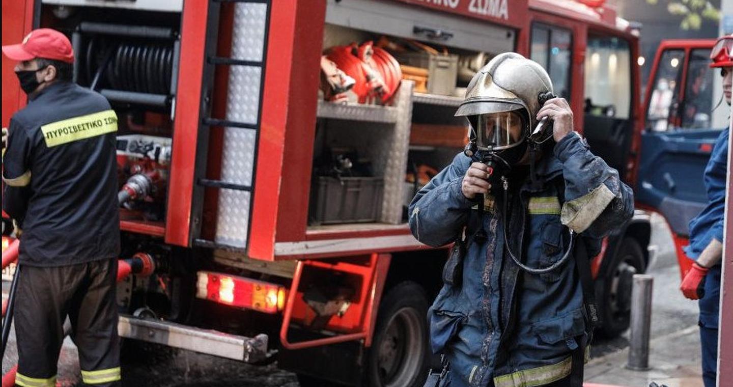 Παλαιό Φάληρο: Φωτιά σε διαμέρισμα – Απεγκλωβίστηκαν δύο ηλικιωμένοι