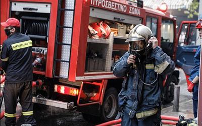 Φωτιά σε διαμέρισμα στο Παλαιό Φάληρο: Δύο ηλικιωμένοι απεγκλωβίστηκαν!